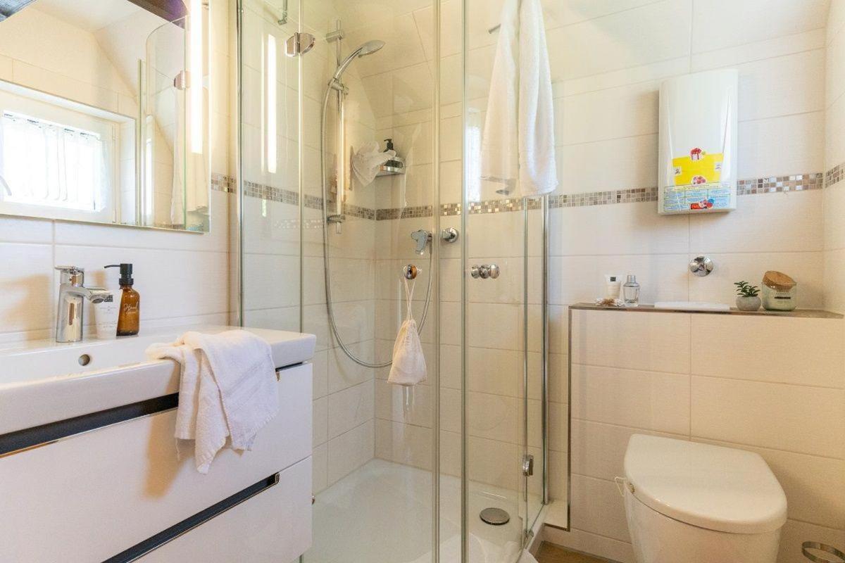 Am-Hohen-Ufer-Reetdach-Haus-Ocean-Breeze-136 Villa Grossenbrode Luaran gambar